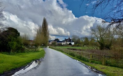 The Complete Guide to Driving Safely on Southeast England’s Narrow Country Roads